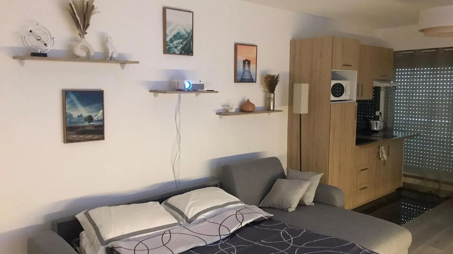 巴黎Studio 31M2 Plein Est Avec Balcon Laumiere公寓